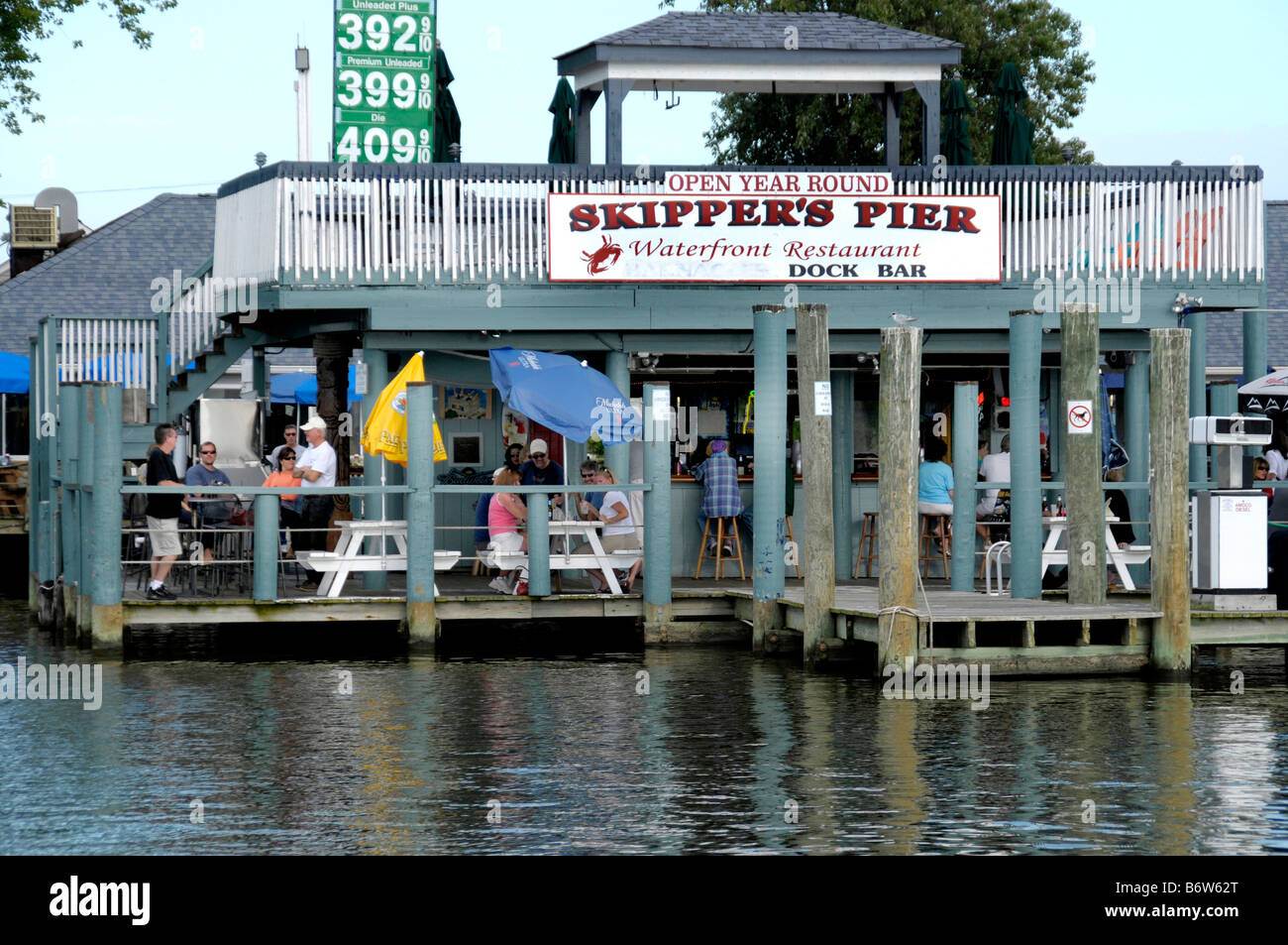 Skipper's Pier Restaurant & Dock Bar